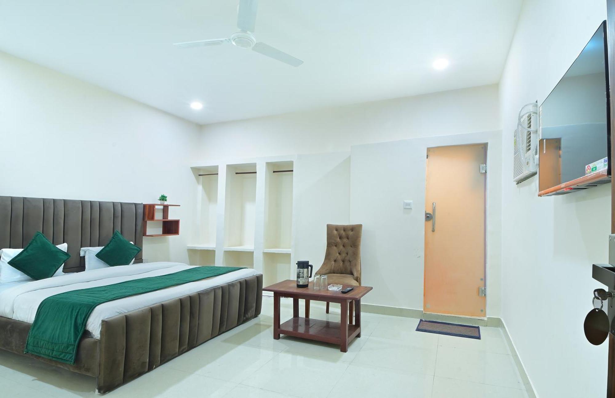 Chowdhry Tourist Lodge - New Delhi Railway Station - 2 Minutes Walk Dış mekan fotoğraf