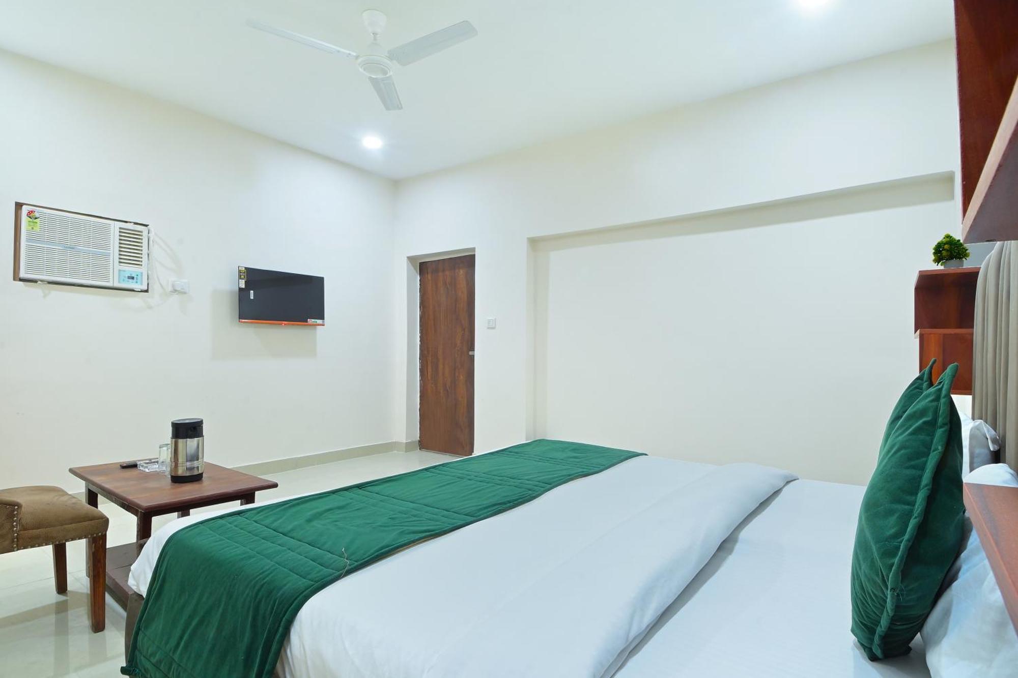 Chowdhry Tourist Lodge - New Delhi Railway Station - 2 Minutes Walk Dış mekan fotoğraf
