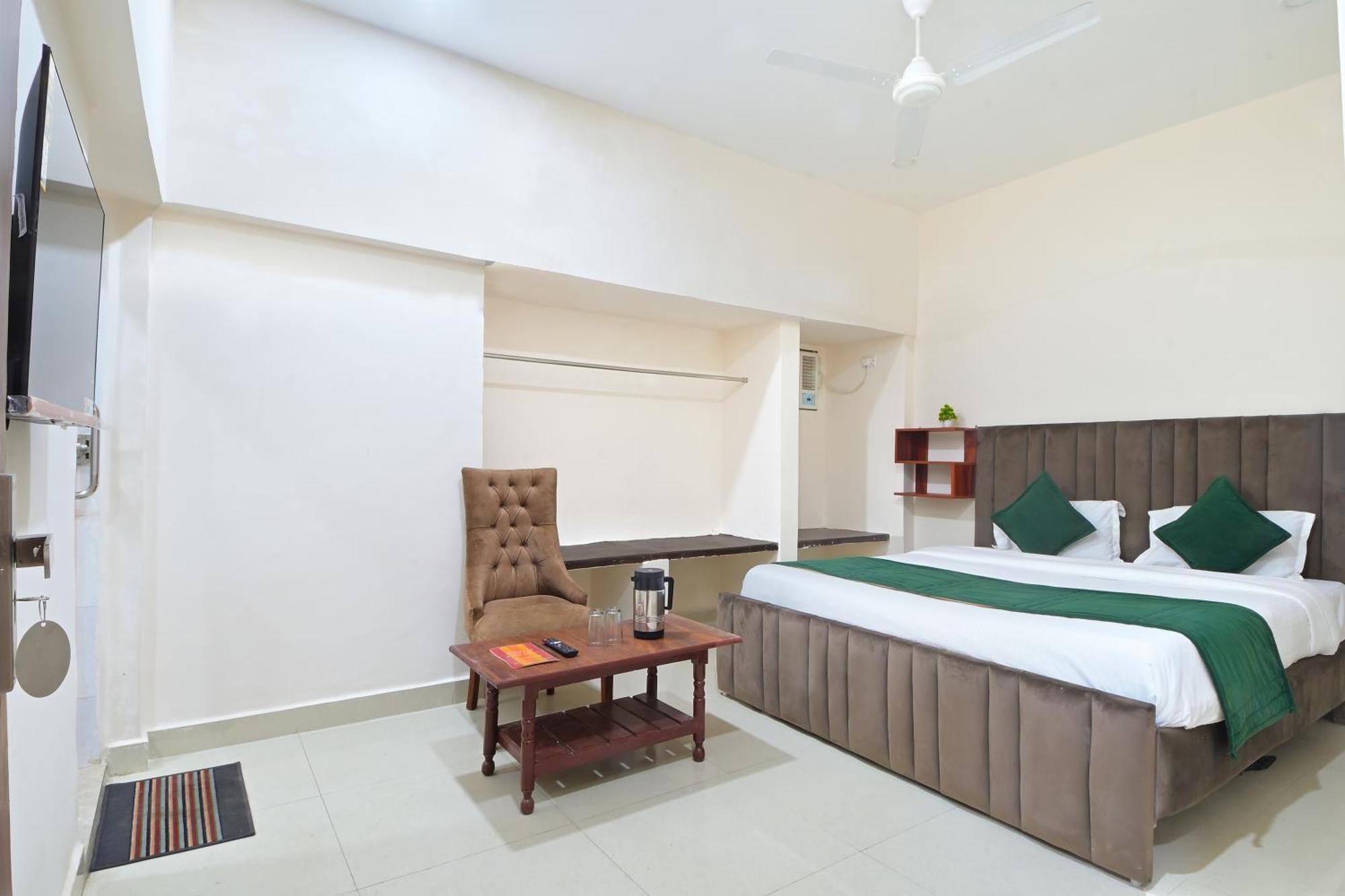 Chowdhry Tourist Lodge - New Delhi Railway Station - 2 Minutes Walk Dış mekan fotoğraf