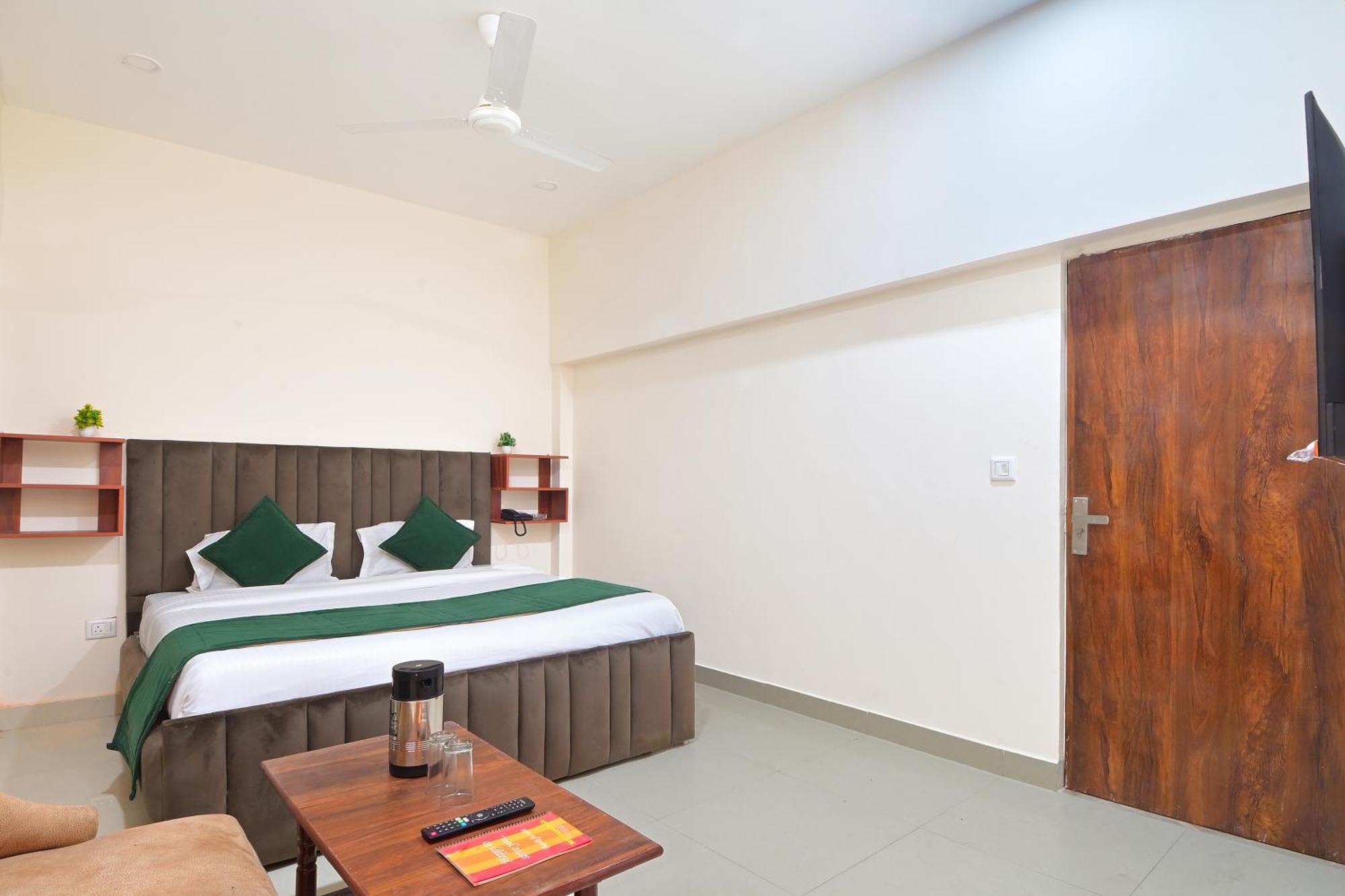 Chowdhry Tourist Lodge - New Delhi Railway Station - 2 Minutes Walk Dış mekan fotoğraf
